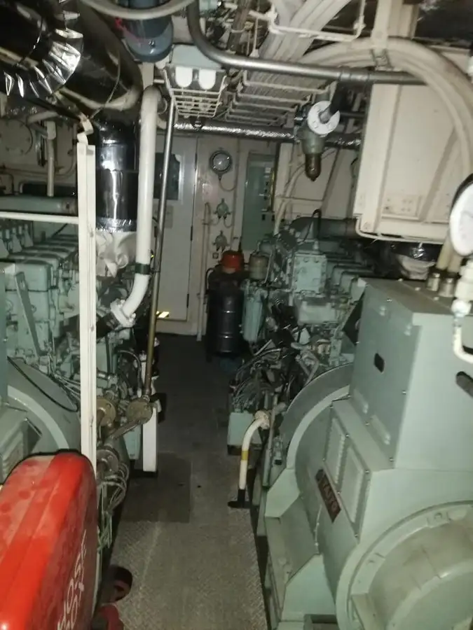 Kapal rondaan untuk dijual