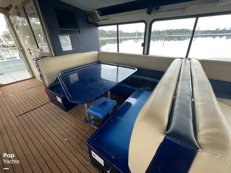 Kapal pelayaran untuk dijual
