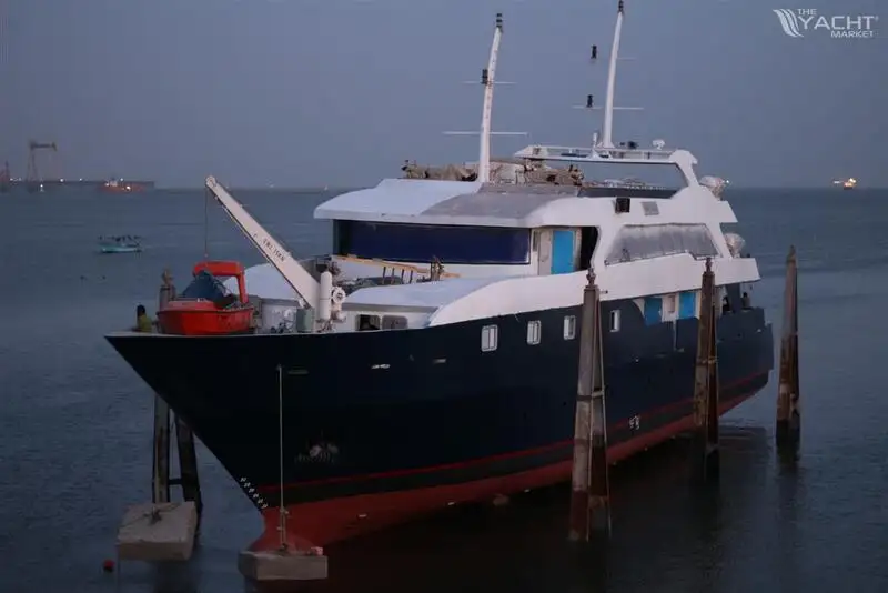 Kapal penumpang untuk dijual