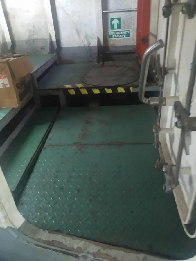 Kapal Bekal Pantas (FSV) untuk dijual