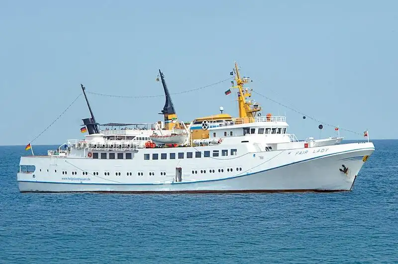 Kapal pelayaran untuk dijual
