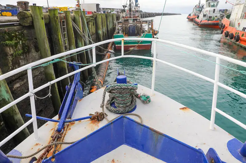 Kapal LNG untuk dijual
