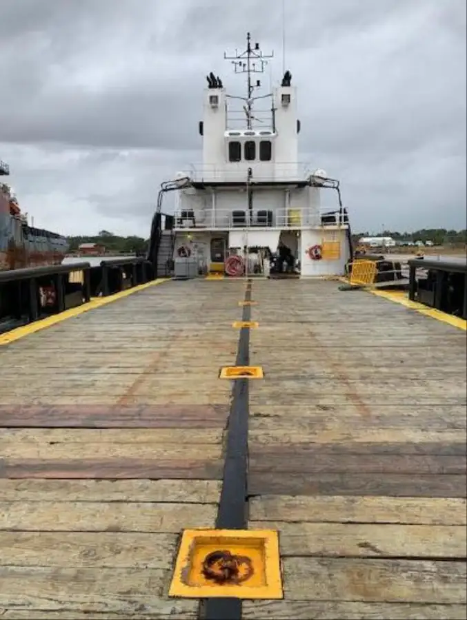Kapal Bekal Pantas (FSV) untuk dijual