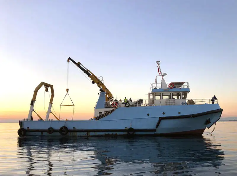 Kapal kerja untuk dijual