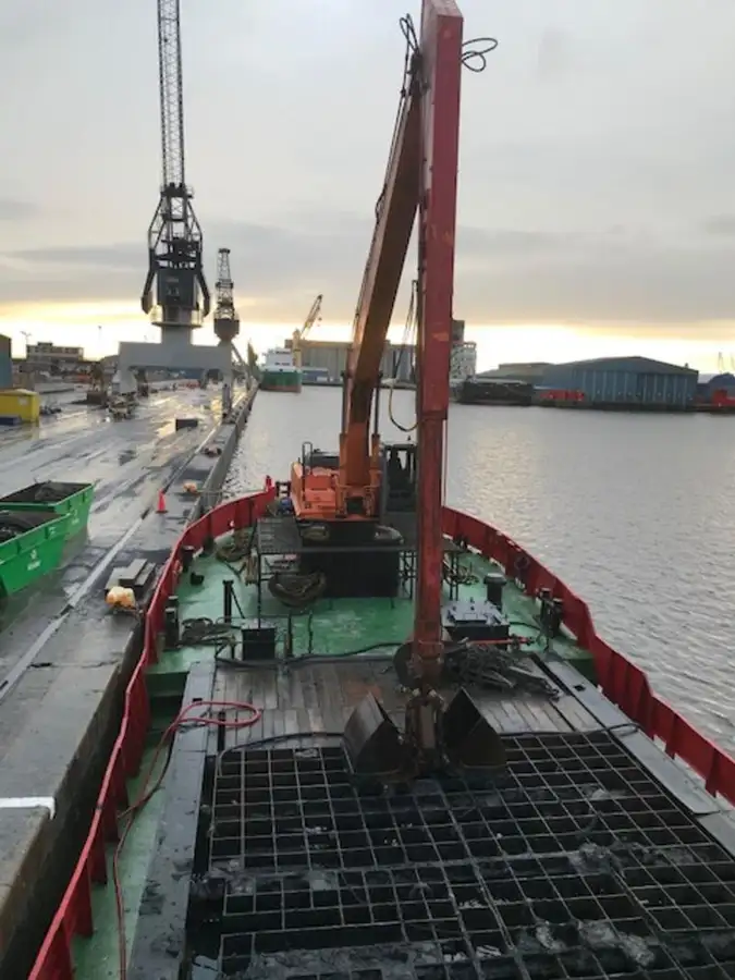 Kapal pengorek untuk dijual