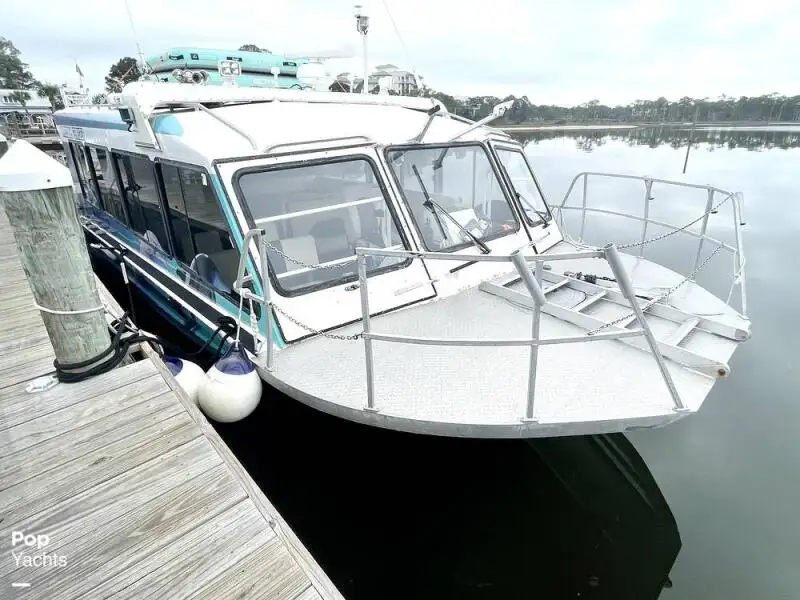Kapal pelayaran untuk dijual