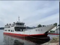 Kapal feri untuk jualan
