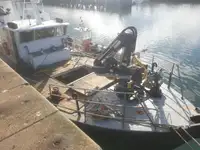 Kapal kerja untuk dijual