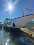 Kapal feri untuk jualan