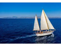 Yacht untuk dijual