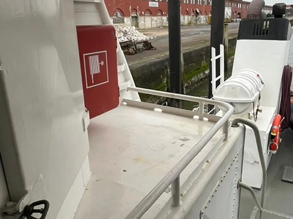 Kapal rondaan untuk dijual
