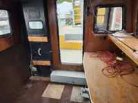 Kapal kerja untuk dijual