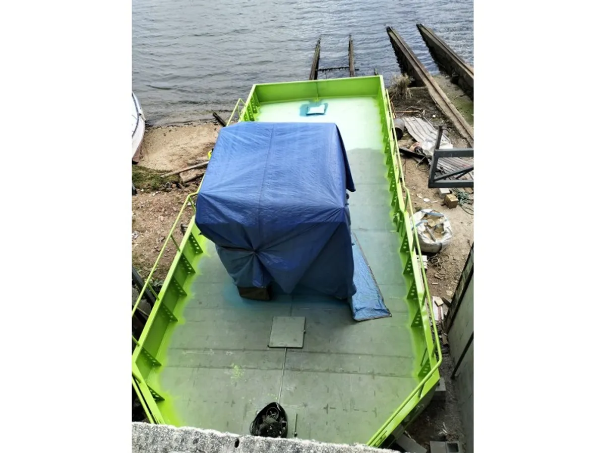 Kapal kerja untuk dijual