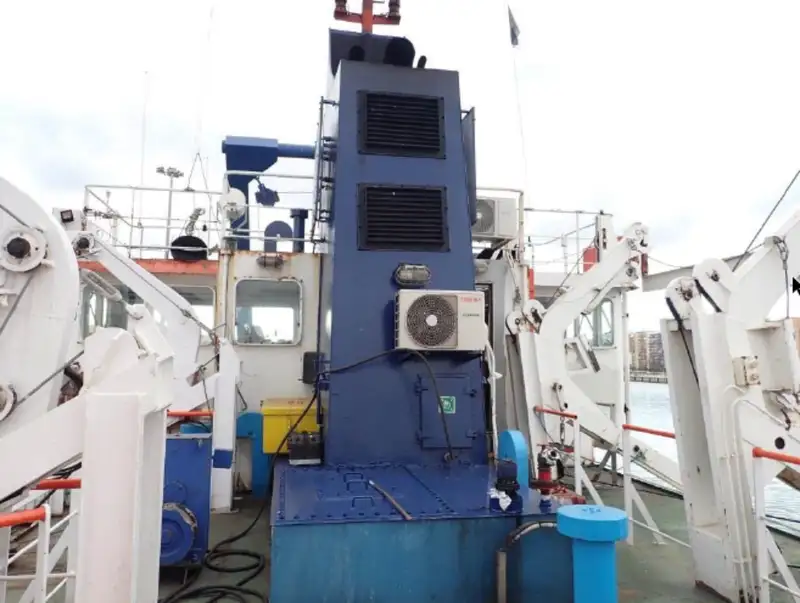 Kapal kerja untuk dijual