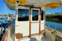 Kapal kerja untuk dijual