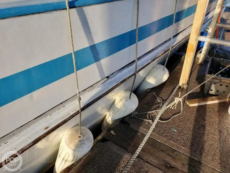 Kapal feri untuk dijual
