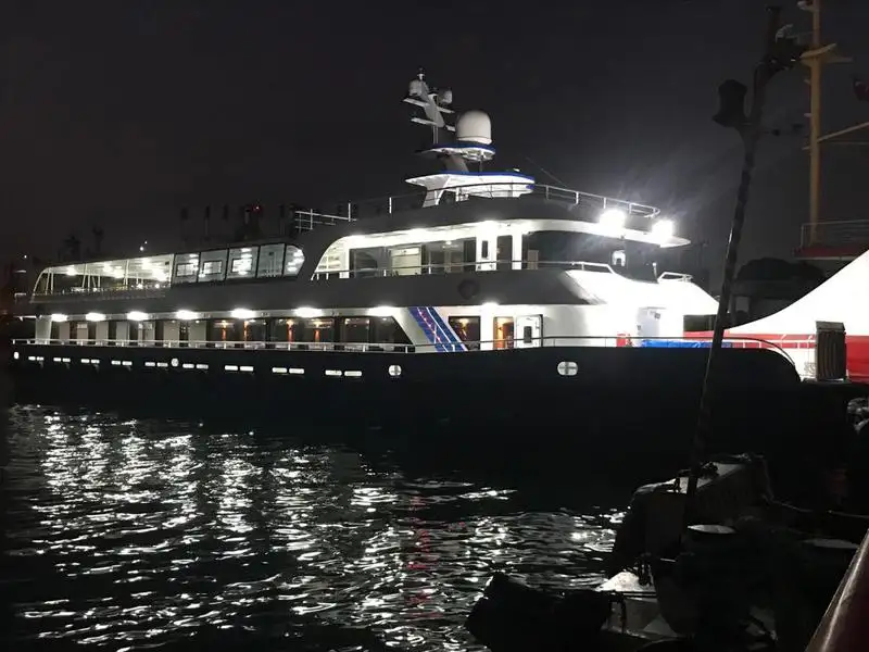 Kapal pelayaran untuk dijual
