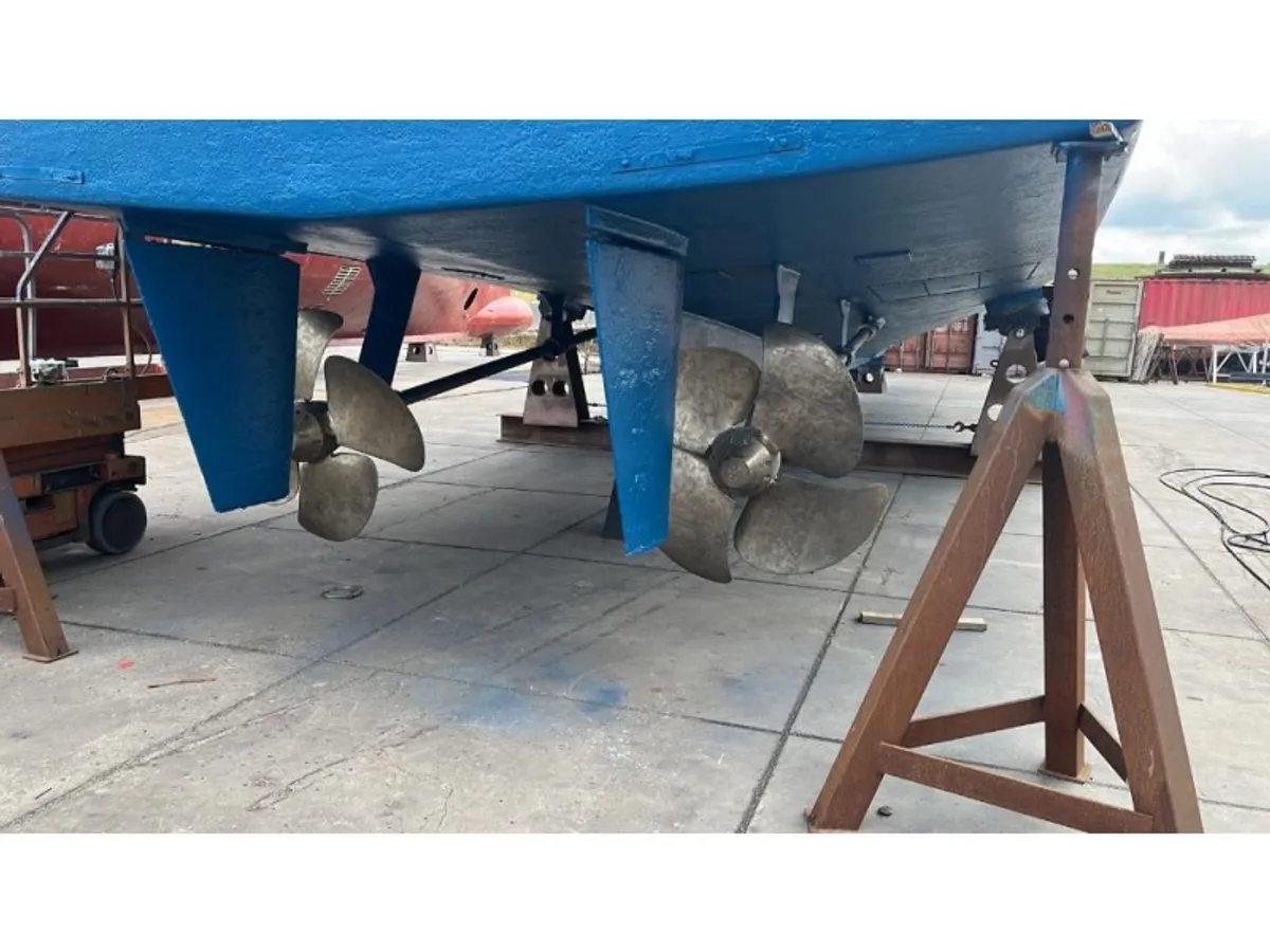 Kapal tinjauan untuk dijual