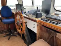 Kapal pelayaran untuk dijual