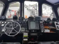 Kapal kerja untuk dijual