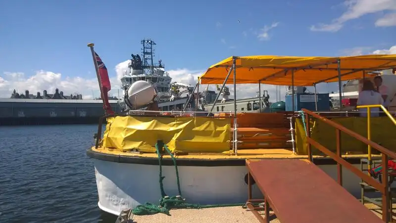 Kapal pelayaran untuk dijual