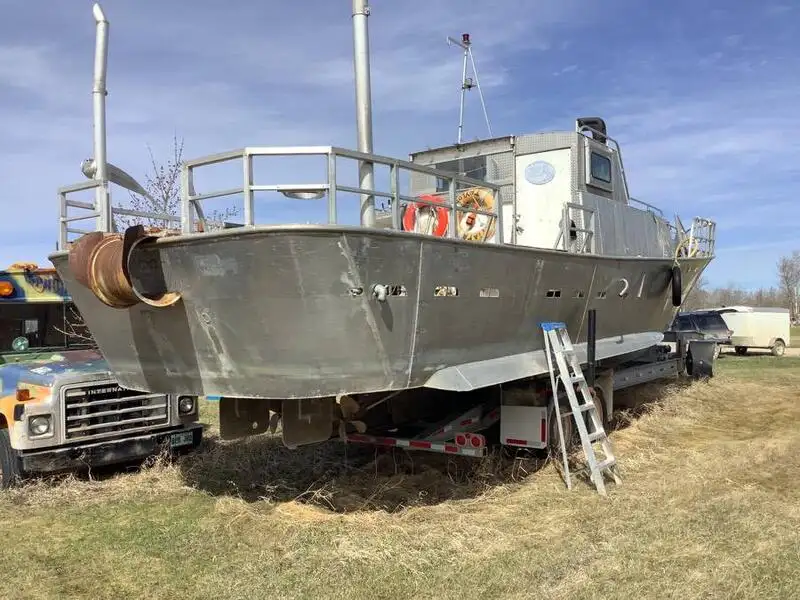 Kapal kerja untuk dijual
