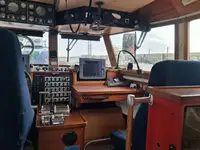 Kapal kerja untuk dijual