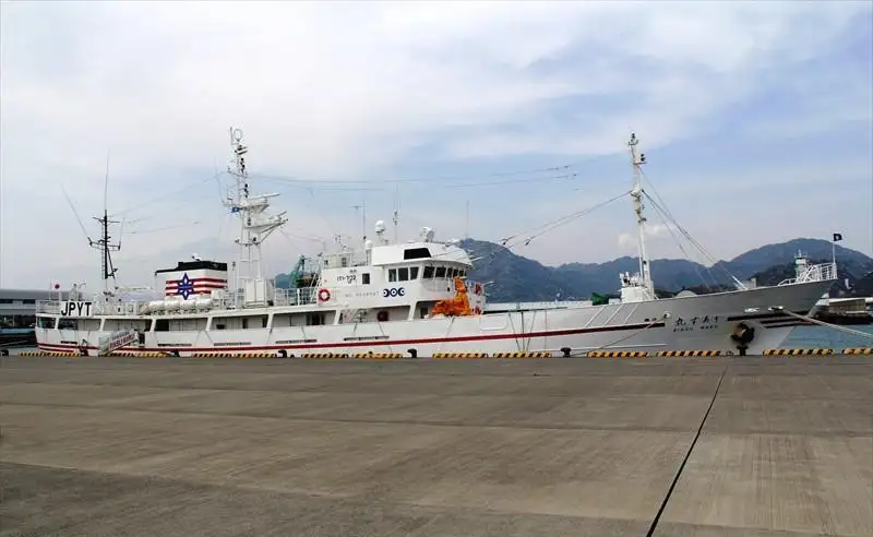 Kapal tinjauan untuk dijual