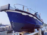 Kapal penyelamat untuk dijual