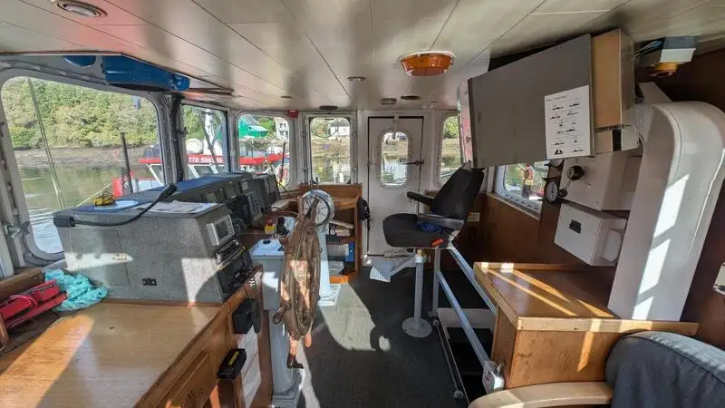 Kapal tinjauan untuk dijual