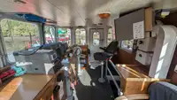 Kapal tinjauan untuk dijual