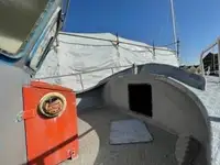 Kapal LNG untuk dijual
