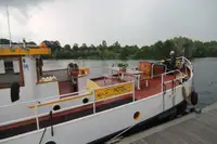 Kapal pelayaran untuk dijual