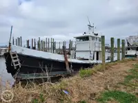 Kapal bekalan untuk dijual