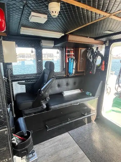 Kapal rondaan untuk dijual