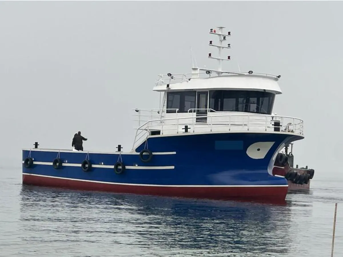 Kapal kerja untuk dijual