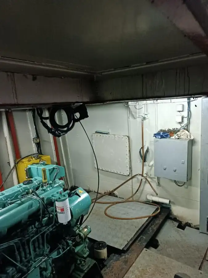 Kapal kerja untuk dijual