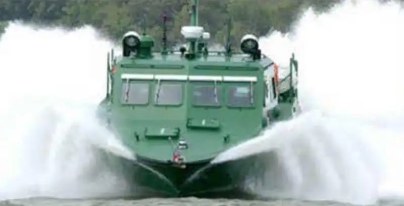Kapal rondaan untuk dijual