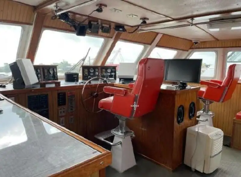 Kapal pelayaran untuk dijual