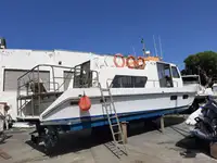 Kapal anak kapal untuk dijual