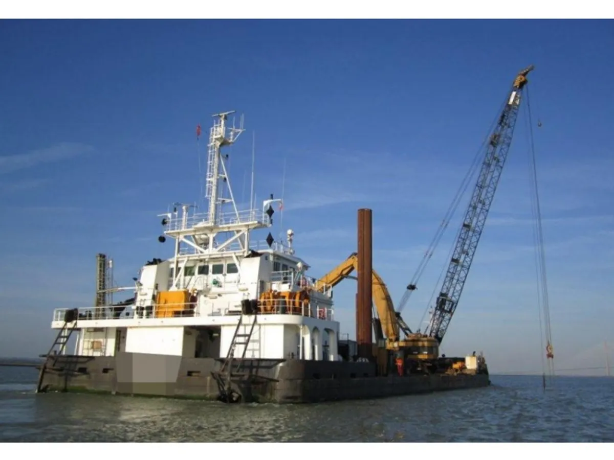 Kapal bekalan untuk dijual