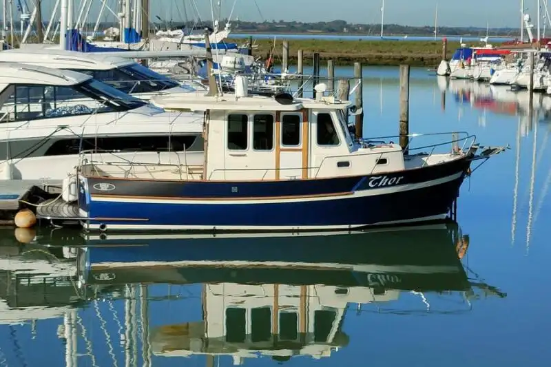 Kapal kerja untuk dijual