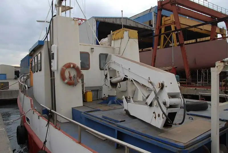 Kapal kerja untuk dijual