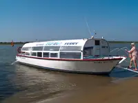 Kapal feri untuk jualan