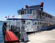 Kapal feri untuk jualan