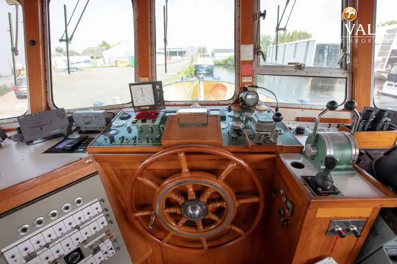 Kapal rondaan untuk dijual