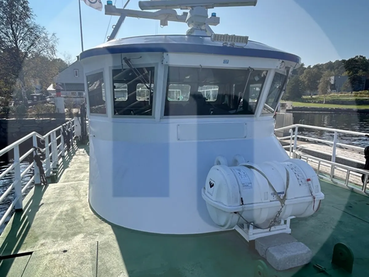 Kapal kerja untuk dijual