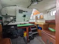 Kapal kerja untuk dijual