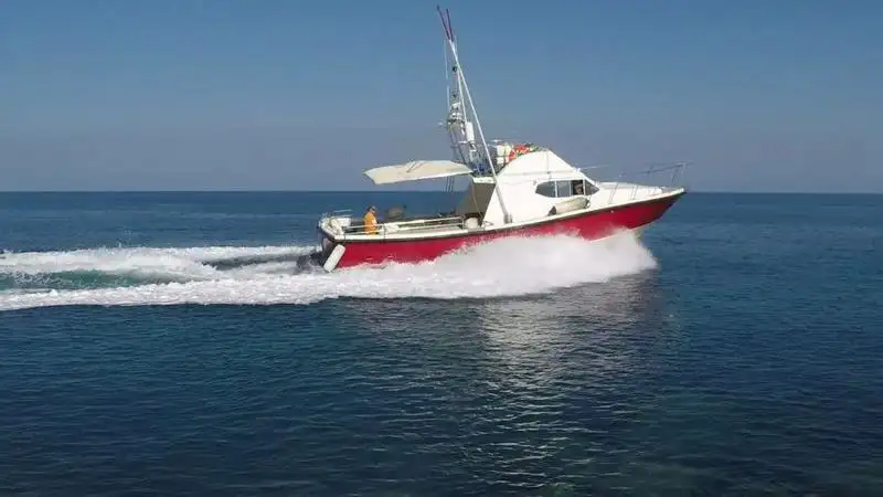 Kapal kerja untuk dijual