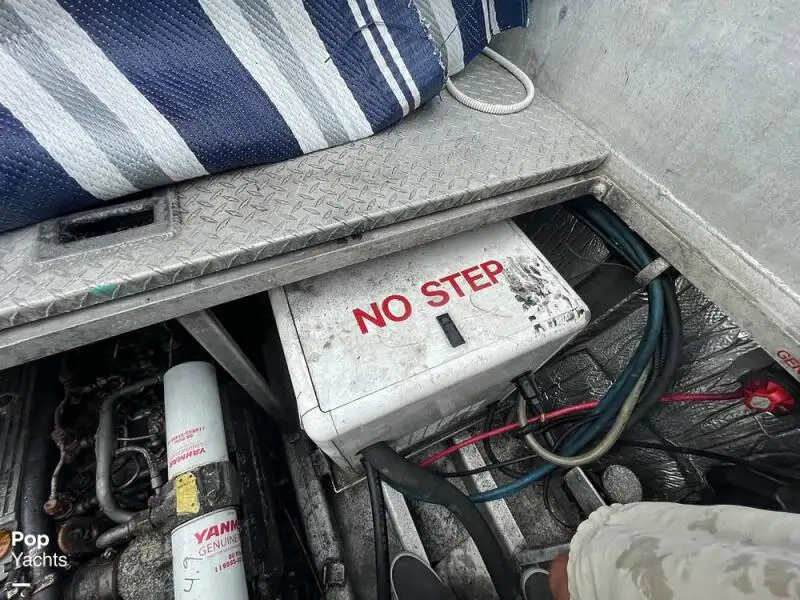 Kapal pelayaran untuk dijual